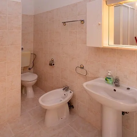 Klara In * Istrien 3* פורץ